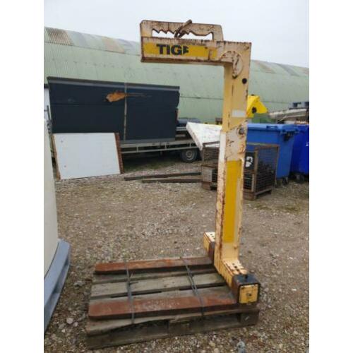 2x pallethaak 2000 & 3000 kg