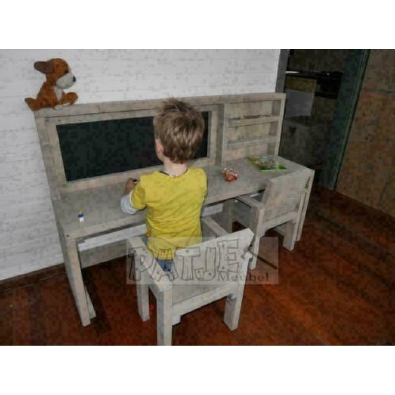 speeltafel met krijtbord en legplankjes gratis bezorgen
