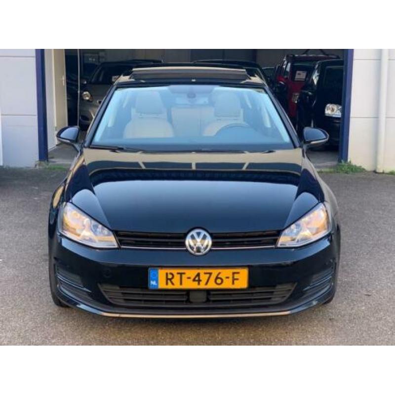 Volkswagen Golf 1.2 TSI Comfortline DYNAMIC LED/ PANO/ DSG