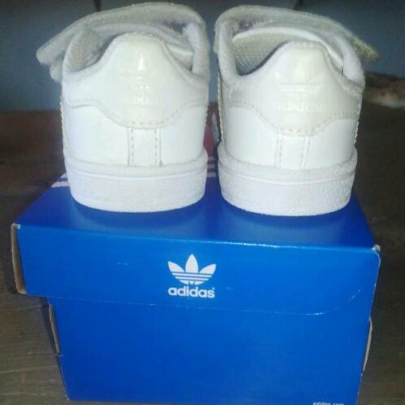 Adidas superstar sneakers maat 19