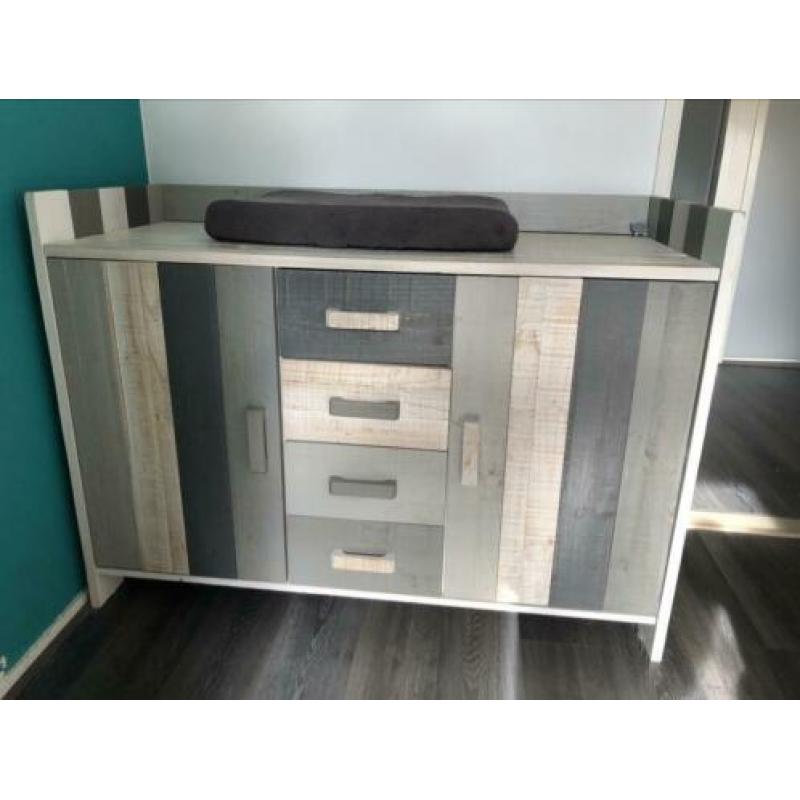 Jelle mix commode en ledikant