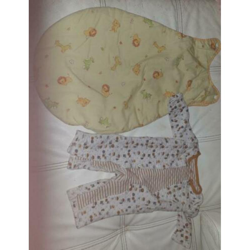Tas vol baby kleding