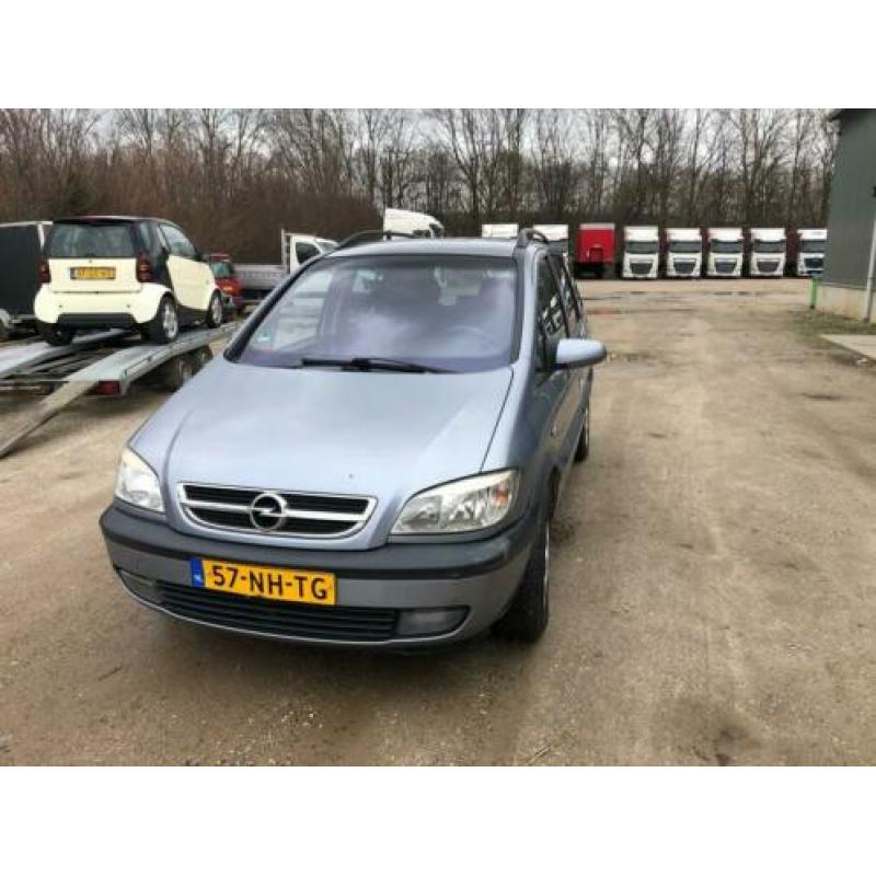 Opel Zafira 1.8-16V Elegance
