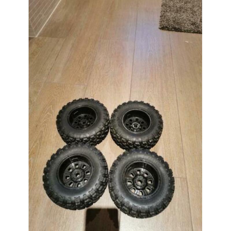Axial Falken wildpeak 3.8