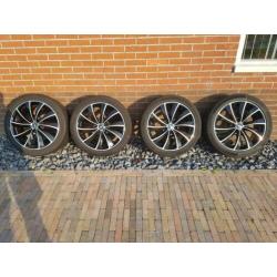 Te koop mooie set RAIL 18inch velgen passend voor audi A6.