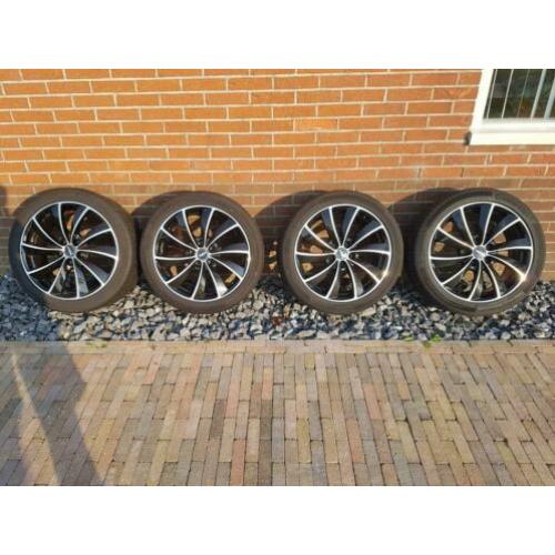Te koop mooie set RAIL 18inch velgen passend voor audi A6.