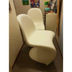 2 x vitra verner panton stoelen