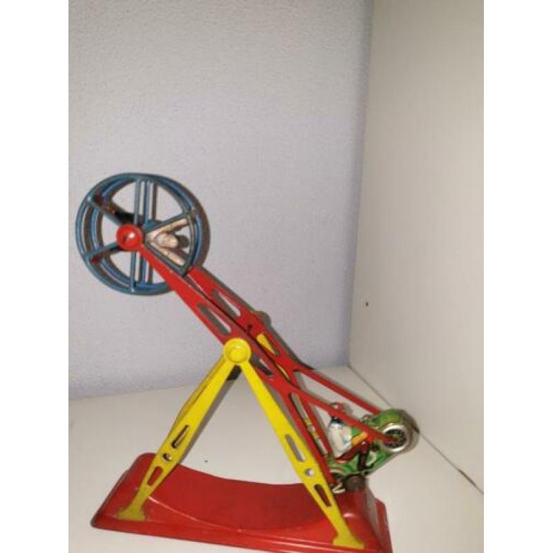 Oude blikken speelgoed Arnold kermis attractie.