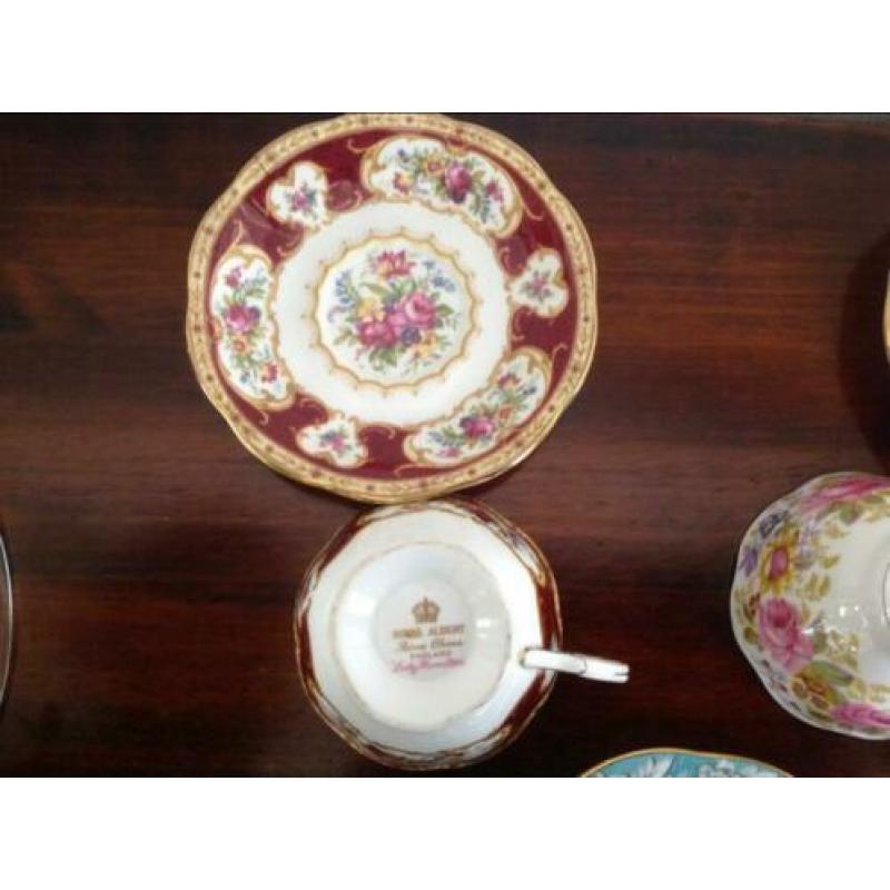 Drie verschillende royal albert kop en schotels