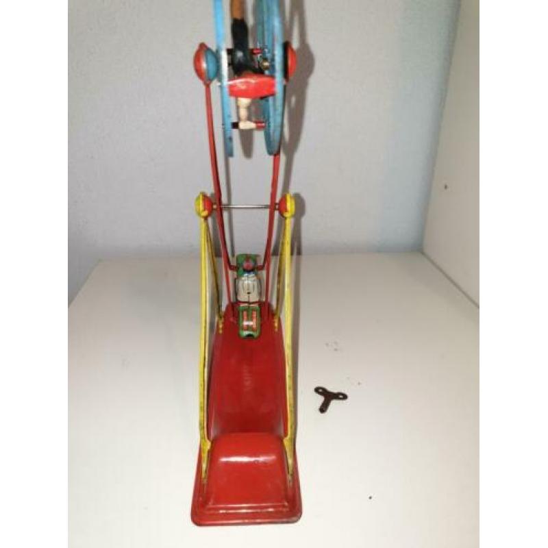 Oude blikken speelgoed Arnold kermis attractie.