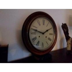 Te koop, antieke Engelse schoolklok
