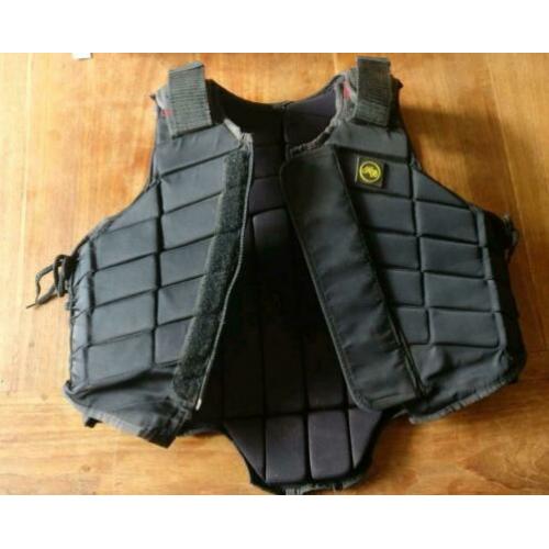Hb bosyprotector maat 12 kind + Veel meer spullen