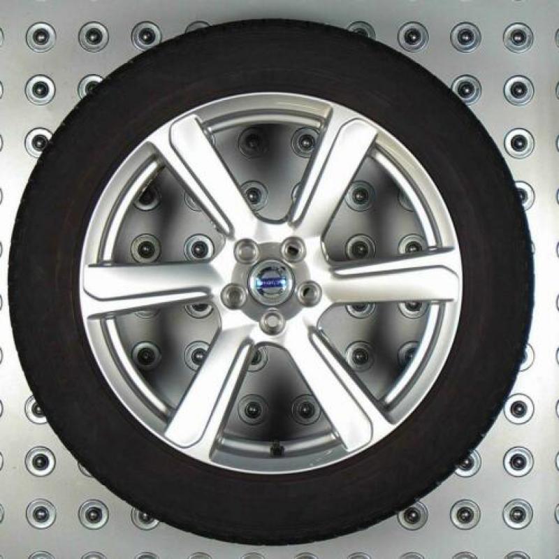 Volvo XC90 19 inch 6-spaaks Turbine Silver velgen met Pirell