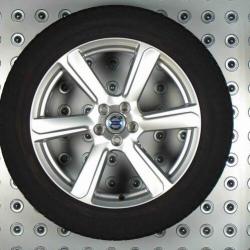 Volvo XC90 19 inch 6-spaaks Turbine Silver velgen met Pirell