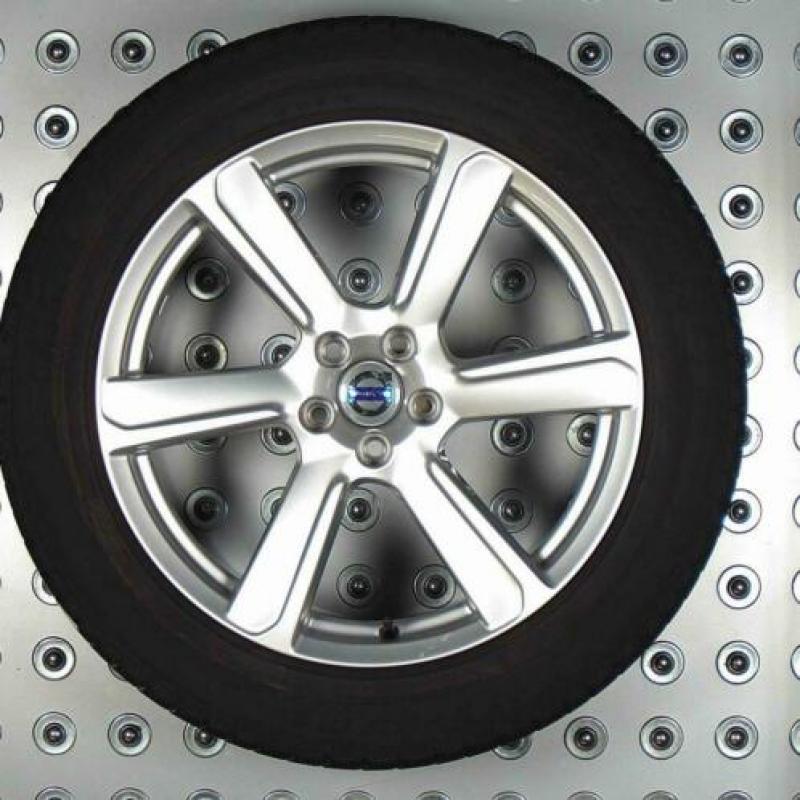 Volvo XC90 19 inch 6-spaaks Turbine Silver velgen met Pirell