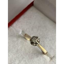 14 krt.geel/wit gouden desiree ring met diamant van 0,07 ct