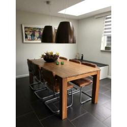 Houten eettafel