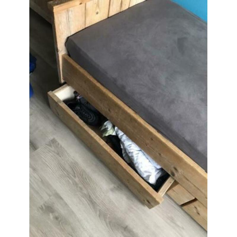 1 pers steigerhoutenbed