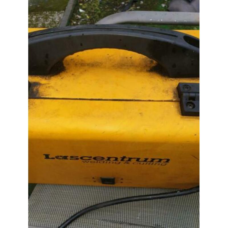 Te koop een inverter een lascentrum hm 200p op 220 volt