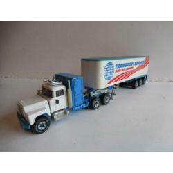 Siku Mack Truck met oplegger America-Europe