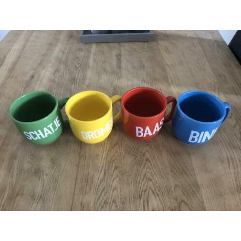 Te koop leuke gekleurde M&M bekers