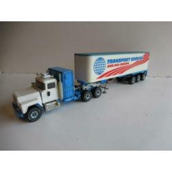 Siku Mack Truck met oplegger America-Europe