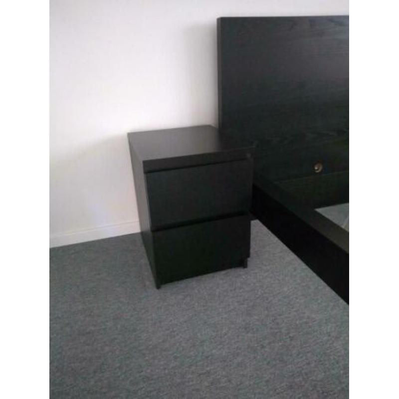 Bed 180x200, incl. nachtkastjes