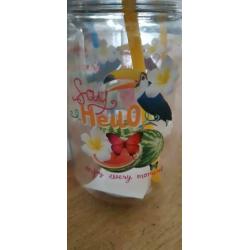 6 nieuwe plastic drinkbekers met rietje