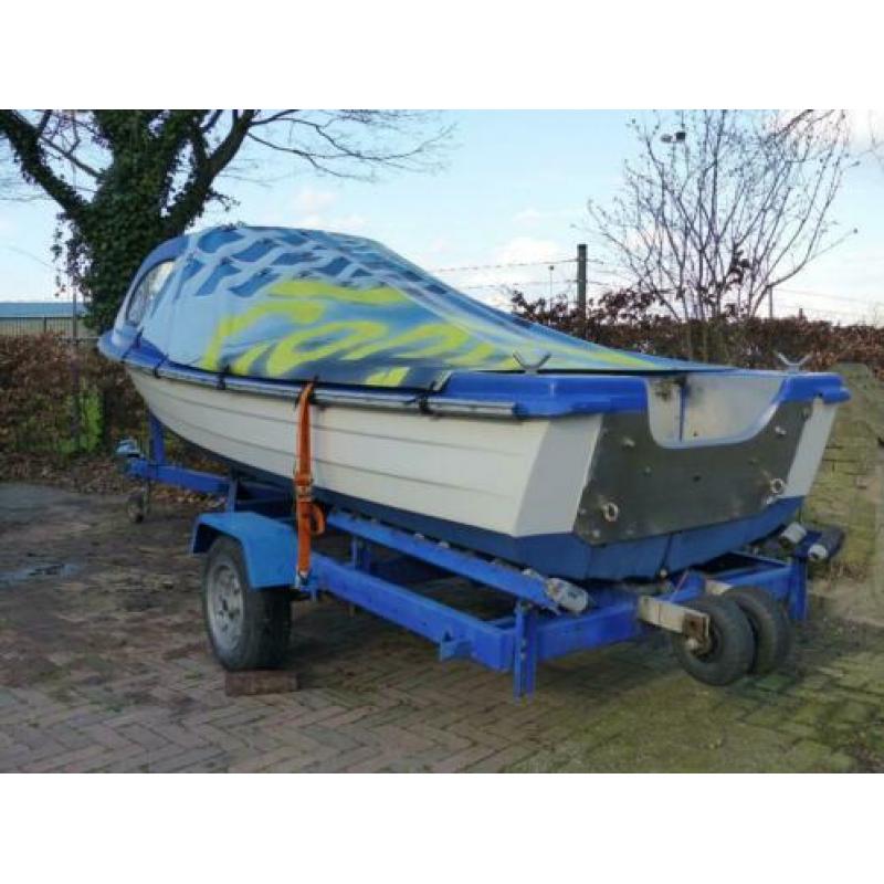 Polyesterboot met trailer