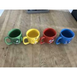 Te koop leuke gekleurde M&M bekers