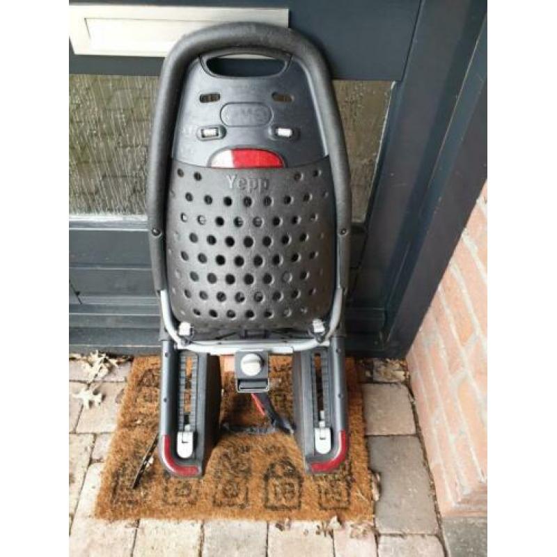 Yepp achterzitje Maxi Easyfit zwart