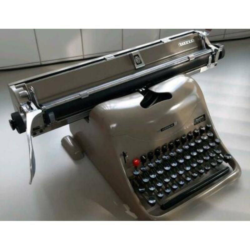 LEXICON 80-Italië -1950-1959 Schrijfmachine