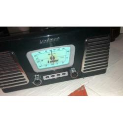 Vintage looking Pick-up platenspeler en radio Steepletone