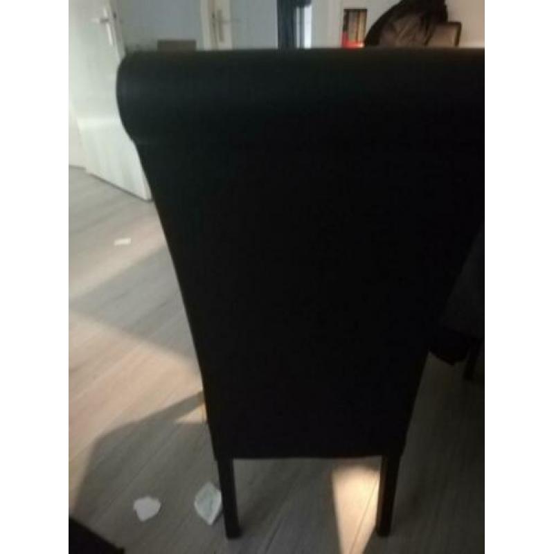 Hele mooie zwarte eetkamer stoelen . In goede staat.