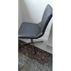 2 eetkamer stoelen xooon bruin