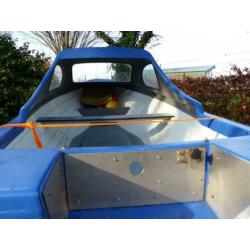 Polyesterboot met trailer