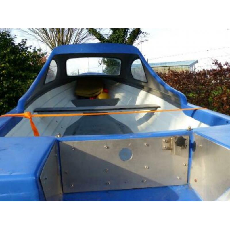 Polyesterboot met trailer