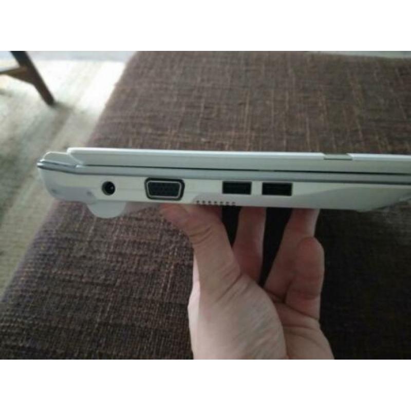 Packard Bell 10 inch laptop Windows 10 incl.extra's!!!!
