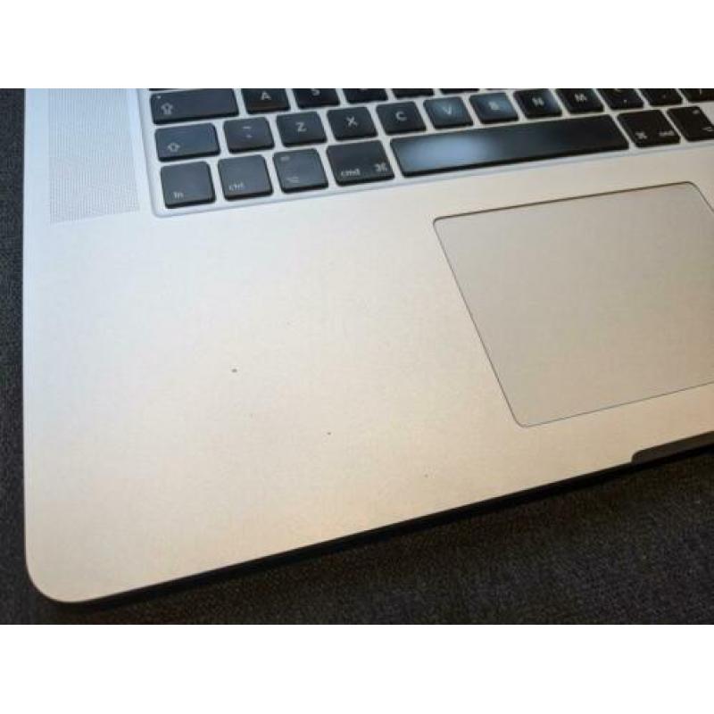 MacBook Pro (Retina, 15-inch, Mid-2015)