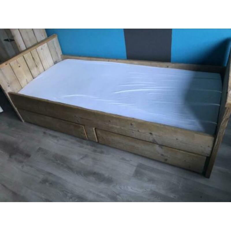 1 pers steigerhoutenbed