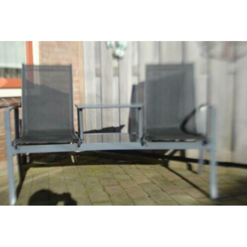 Tweezits tuinbankje.