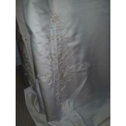 Mooie strapless trouwjurk maat 40/42 incl onderrok.