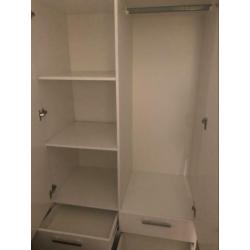 Witte kledingkast met 4 lades