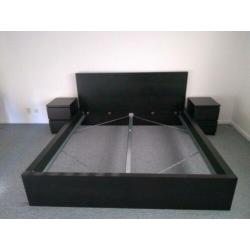 Bed 180x200, incl. nachtkastjes