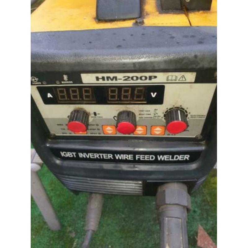 Te koop een inverter een lascentrum hm 200p op 220 volt