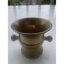 kleine vijzel, koper, hoog: 5,5 cm; breed 7 cm