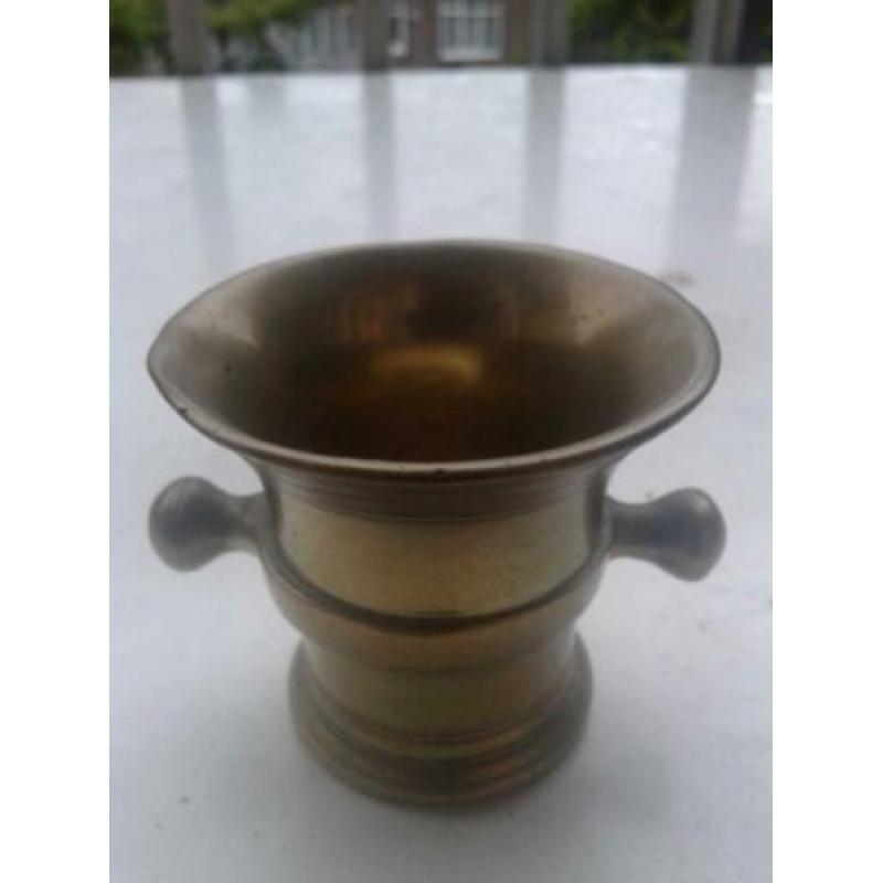 kleine vijzel, koper, hoog: 5,5 cm; breed 7 cm