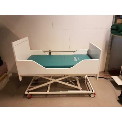 Kinder verpleegbed / hoog laag bed