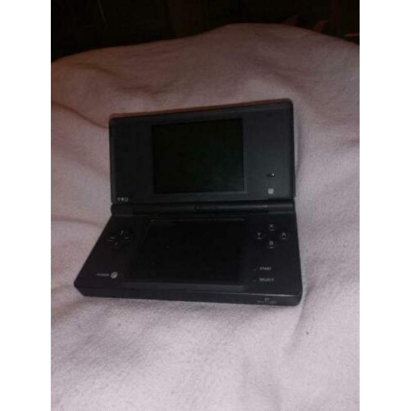 Nintendo DSi compleet met hoes, pinnetje, spellen, oplader