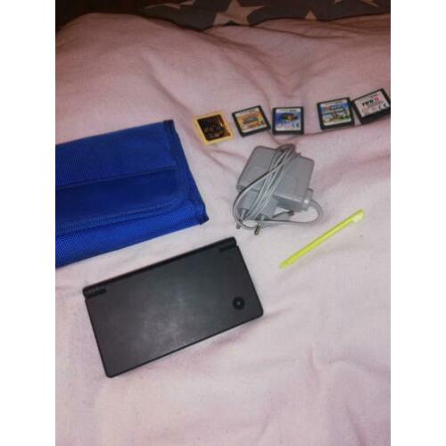 Nintendo DSi compleet met hoes, pinnetje, spellen, oplader